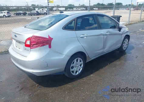 2011 Ford Fiesta S из США, поврежденный, VIN 3FADP4AJ6BM216209